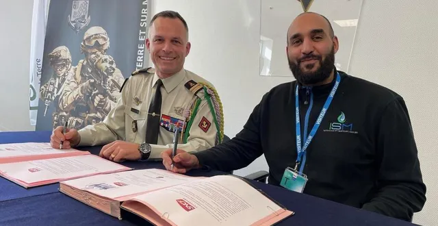 photo  le colonel pierre de lassus saint-geniès, chef de corps du 2e régiment d’infanterie de marine, et samir mghizou, chef d’entreprise, un des signataires du manifeste promilès, qui resserre les liens entre l’armée et le monde du travail.  &copy;  ouest-france 
