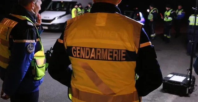 photo  les gendarmes ont effectué un vaste contrôle routier sur l’a28, à gacé (orne), dans la nuit du jeudi 27 au vendredi 28 février 2025.  &copy;  ouest-france 