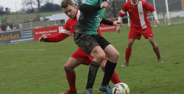 photo  guillaume cosnard (us alençon) balle au pied.  &copy;  ouest-france 