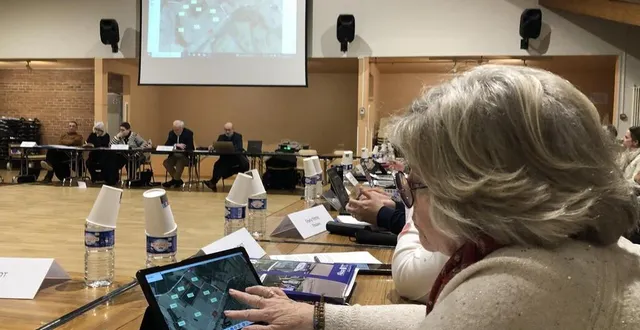 photo  conseil gesnois bilurien, débat zone activité échangeur connerré  &copy;  le maine libre 