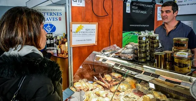 photo  au festival des vins et de la gastronomie, les producteurs primés mettent en avant leurs médailles, comme le canard chez degert, qui vient de recevoir un prix d’excellence.  &copy;  le maine libre - yvon loué 