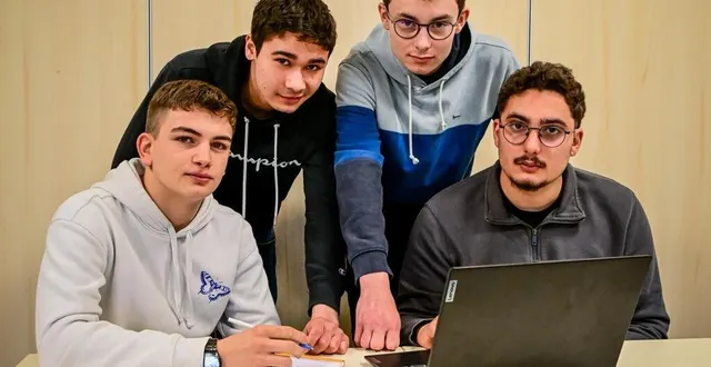 photo  futurs exploitants agricoles, léon, erwan, nathan et maxence préparent le projet d’initiative et de communication sur la sensibilisation à la sécurité routière, notamment.  &copy;  photo le maine libre - yvon loué 