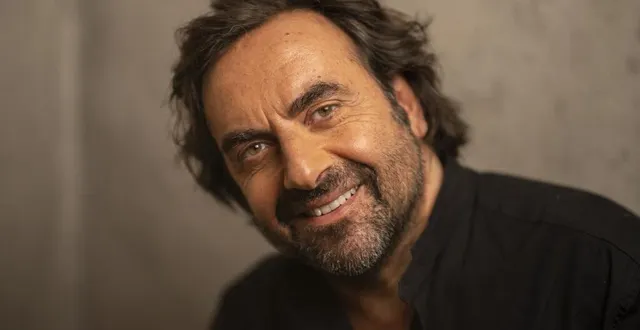 photo  andré manoukian sera sur scène à sablé-sur-sarthe, vendredi 7 mars 2025.  &copy;  antoine jaussaud 