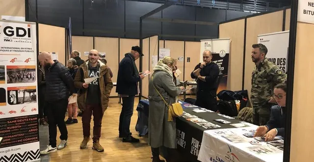 photo  baugé, le 28 février 2025. pour la première année, l’armée était au forum de l’emploi de baugeois-vallée, avec des représentants de l’armée de terre, de l’armée de l’air et de la marine.  &copy;  co – agathe le nueff 