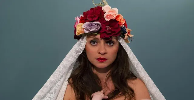 photo  « la visite », avec lise chevalier.  &copy;  clément aubry 