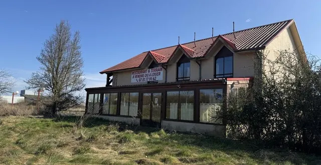 photo  l’ancien restaurant courtepaille est situé à cerisé, près d’alençon (orne).  &copy;  ouest-france 