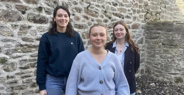 photo  marie pinabel, journaliste ; marine cointe, journaliste cheffe d’agence, et lou protois, journaliste-stagiaire.  &copy;  ouest-france 