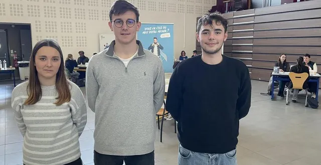 photo  maïdi, gabin et maël, tous les trois élèves de terminale bac pro métiers de la vente et du commerce ont organisé un forum des métiers au lycée raphaël-elizé de sablé-sur-sarthe.  &copy;  le maine libre 