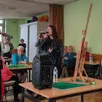 photo aline francheteau et léana sebban sont venues chanter à luché-pringé devant une quarantaine de seniors.