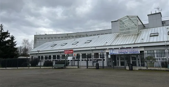 photo  c’est le troisième fait de racket signalé aux abords du lycée leclerc en un peu plus d’une semaine.  &copy;  archives ouest-france 