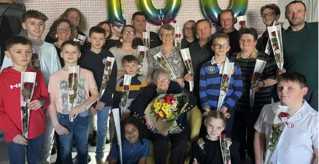photo  germaine bône a fêté son anniversaire, dimanche, entourée de ses deux enfants, de sa belle-fille, de ses six petits-enfants et dix arrière-petits-enfants.  &copy;  ouest-france. 