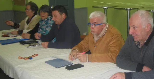 photo  le président franck deslandes (au centre) a présenté le calendrier des manifestations 2025.  &copy;  ouest-france 