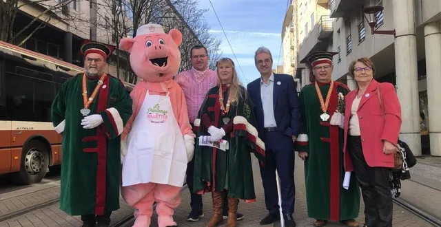 photo  les sarthois fiers de leurs rillettes. durant une semaine, les animations s’enchaîneront lors de cette 8e édition du printemps des rillettes.  &copy;  le maine libre 