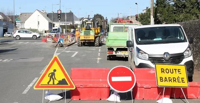 photo  le chantier en cours en bas de la rue paul-doumer, juste avant le carrefour avec l’avenue charles-de-gaulle, ce mercredi 5 mars 2025, à sablé-sur-sarthe.  &copy;  ouest-france 