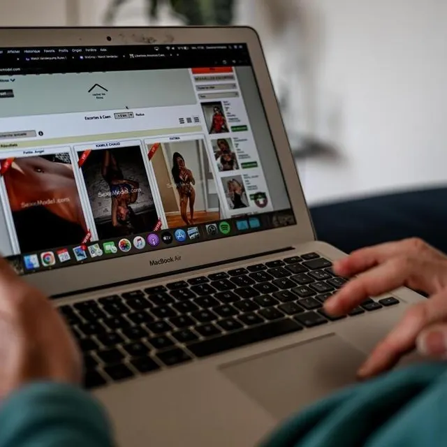 photo illustration du site d’escort girl en ligne sexemodel.com où les annonces se multiplient.  ©  martin roche / ouest-france