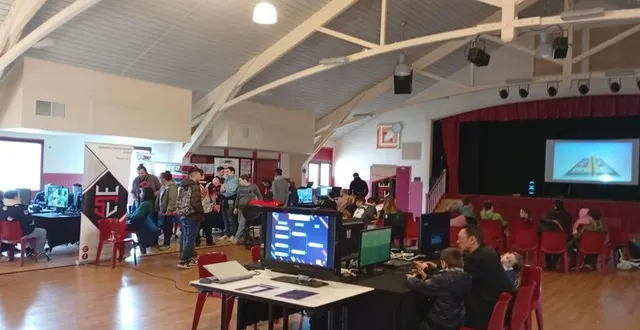 photo  les différents stands ont reçu de nombreux visiteurs.  &copy;  le maine libre 