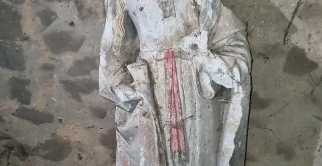 photo  la statue retrouvée dans l’église notre-dame.  &copy;  mairie saint-christophe-du-jambet 