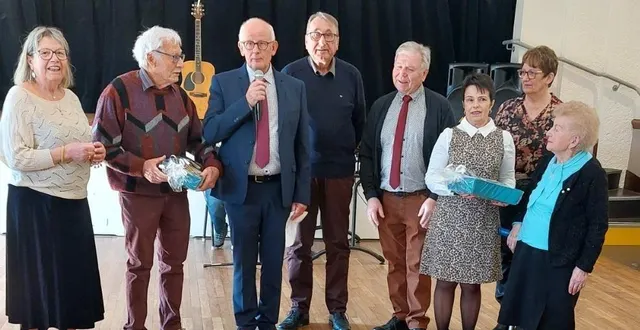 photo  les élus de sarceaux et les doyens du repas de seniors, dimanche 2 mars, à rânes.  &copy;  commune de sarceaux 