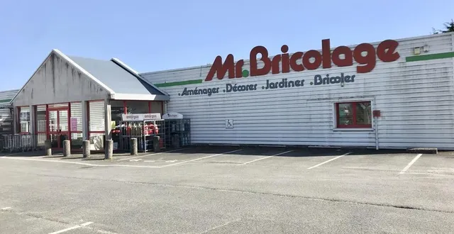 photo  le magasin mr. bricolage de la zone artisanale du ruisseau, à parigné-l’évêque (sarthe), emploie cinq salariés.  &copy;  ouest-france 