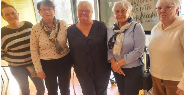 photo  le nouveau bureau, à partir de la gauche, aline véraquin vice-présidente, chantal leudière secrétaire, chantal dauphin présidente, annick reboux trésorière adjointe et joëlle barougier trésorière.  &copy;  ouest-france 