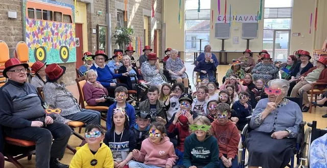 photo  les résidents étaient ravis de cet après-midi récréatif avec les enfants.  &copy;  ouest-france 