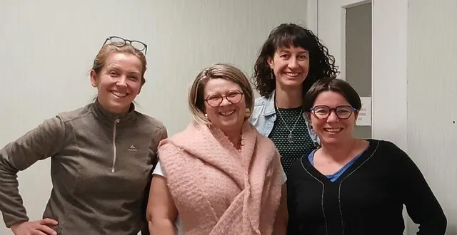 photo  aurélie kurth, animatrice adulte/famille au centre social de brissac, sonia godard, animatrice sociale à l’ehpad henri-raimbault de thouarcé, émilie blanvillain, animatrice seniors au centre socioculturel des coteaux du layon et séverine lenorman infirmière à l’ehpad de thouarcé, diplômée universitaire en soins palliatifs.  &copy;  co 