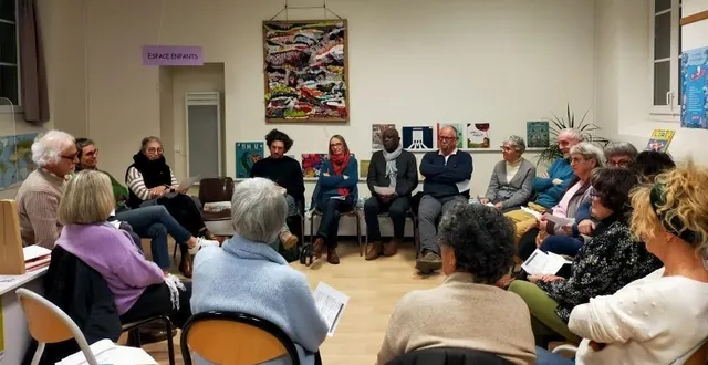 photo  les participants à l’assemblée générale de la bibliothèque au fil des mots, lundi 3 mars 2025, à la daguenière.  &copy;  ouest-france 