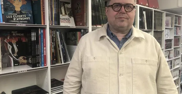 photo  pierre lenganey, directeur et propriétaire de la librairie le passage, a pris cette décision pour passer cette période difficile. la librairie reste ouverte.  &copy;  ouest-france 
