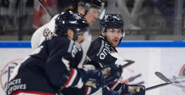 photo  les débats ont été âpres sur la glace de l’iceparc.  &copy;  co - regine lemarchand 