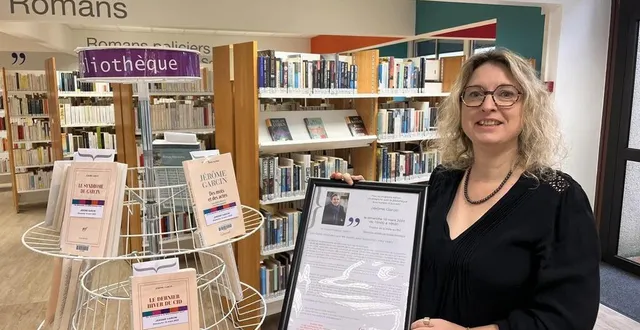 photo  frédérique rault, responsable de la bibliothèque, présente un dimanche à la bibliothèque recevra jérôme garcin dimanche 16 mars au théâtre de la halle au blé  &copy;  ouest-france 