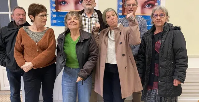 photo  passionnés de cinéma, ils sont les piliers du festival regards sur le cinéma européen qui animera pendant 10 jours, six salles ligériennes.  &copy;  ouest-france 