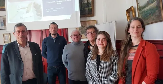 photo  lors de la présentation du projet, à partir de la gauche : michel leroyer, maire ; julien gosse, ingénieur pour le suivi des travaux ; roland foucher, adjoint au cadre de vie ; yves sallard, conseiller délégué à l’environnement ; mathilde cousin, ingénieure pour le suivi des travaux, et élise radigue, chargée de clientèle chez dalkia.  &copy;  ouest-france 