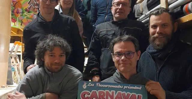 photo  les bénévoles des thouarçonautes préparent activement le prochain carnaval, dont fait partie hervé dolbeau (en haut, au centre) et les parents des écoles de faye-d’anjou.  &copy;  co 