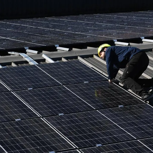 photo écouflant, le 27 février 2025. à quelles aides pouvez-vous prétendre pour l’installation de panneaux photovoltaïques ? réponse du courrier de l’ouest.  ©  co - josselin clair