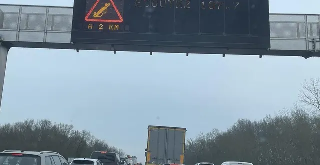 photo  un accident provoque un bouchon à l’entrée d’angers, ce lundi 10 mars.  &copy;  ouest-france 