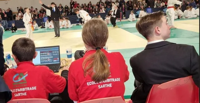 photo  l’arbitrage des combats de jeunes est assuré par des jeunes eux-mêmes, encadrés par des référents.  &copy;  ouest-france 