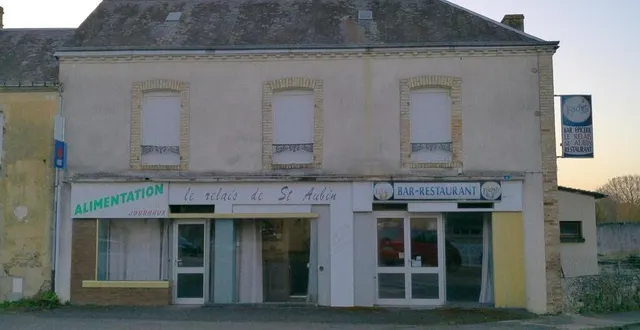 photo  l’ancien bar-épicerie fermé depuis cinq ans va être restauré pour plus d’un million d’euros.  &copy;  ouest-france 