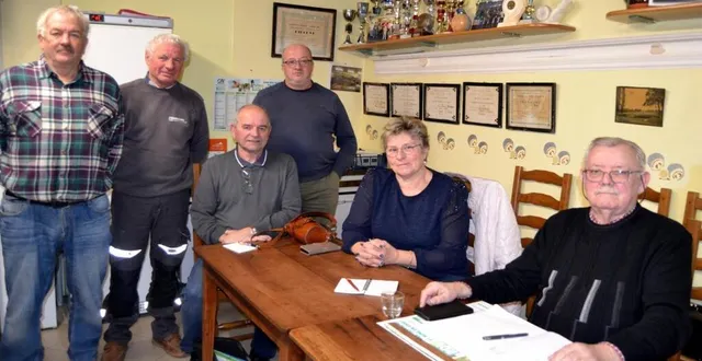 photo  le bureau de l’union autour du président andré ferrand.  &copy;  le maine libre 