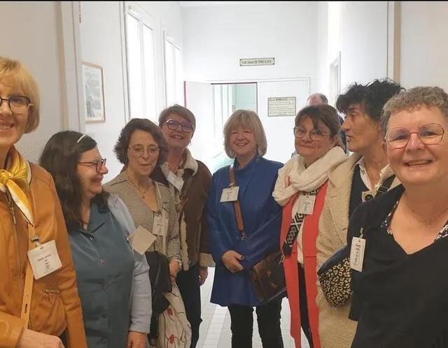 photo un groupe de copines dans la même classe de terminale en 1983.  ©  cyrille launay