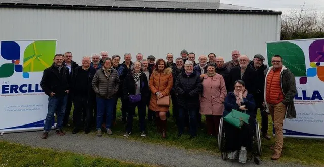 photo  les représentants de l’association ella, de la sas erclla, les élus de la communauté de communes loire layon aubance, de bellevigne-en-layon, de mauges communauté, lors de l’inauguration.  &copy;  co 