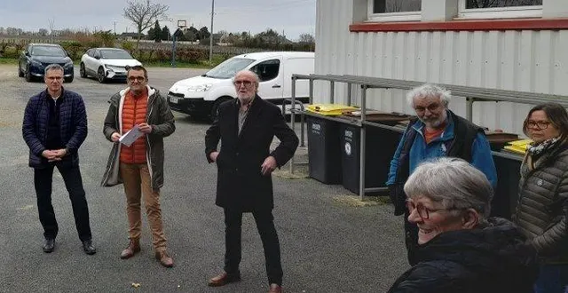 photo  lors de cette inauguration (de gauche à droite), paul lecointre (président de l’association ella), mickaël blot (maire délégué de champ-sur-layon), et jean-yves le bars (maire de bellevigne-en-layon).  &copy;  co 