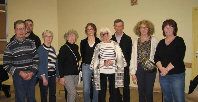 photo  marie-francoise vincent, au centre de la photo recherche des bénévoles pour s’investir dans cette belle mission, proposer l’art en milieu rural  &copy;  le maine libre 