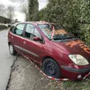 photo  à connerré dans la sarthe, une voiture empiète la chaussée. son capot porte l’inscription « violeur ». les riverains s’exaspèrent. 