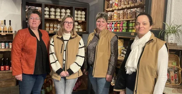 photo  annabel chevillard (à gauche) est accompagnée d’oriane lepage, adeline bourdais et nadège gastineau, trois de ses employées au sein de carvrac.  &copy;  ouest-france 