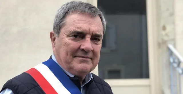 photo  maire de crosmières au nord-ouest de la flèche (sarthe) depuis 2014, jean-yves denis est aussi président de l’association des maires ruraux de la sarthe. il annonce qu’il ne briguera pas un nouveau mandat de maire en mars 2026.  &copy;  archives ouest-france 