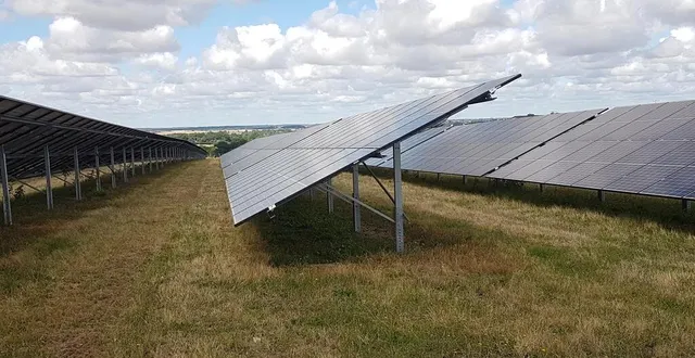 photo  le projet prévoit 8 280 panneaux photovoltaïques.  &copy;  le maine libre 