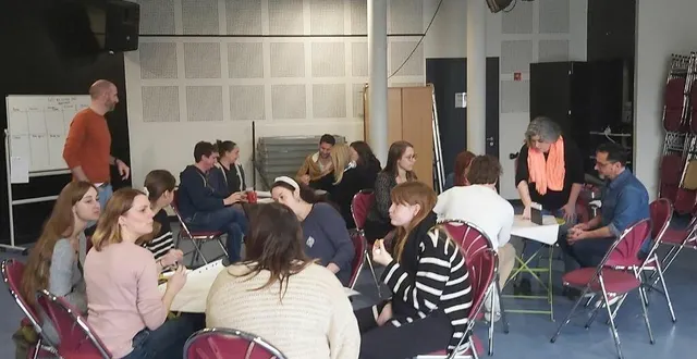 photo  aller à la rencontre des habitants, des associations, des usagers a été le moteur pour construire le nouveau projet social.  &copy;  le maine libre 