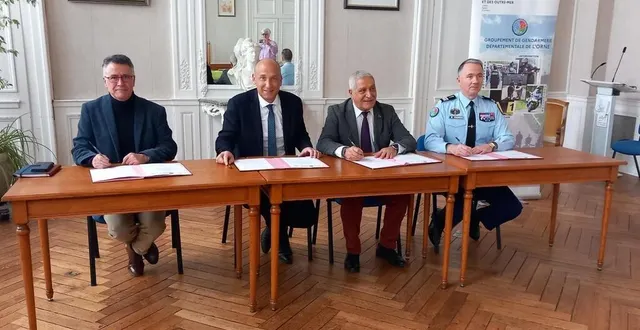 photo  de gauche à droite eric le carvennec, vice-président à la communauté de communes, marc andré, directeur de cabinet du préfet de l’orne, mostefa maachi, maire de sées, et pierre-olivier benech, chef du groupement de gendarmerie de l’orne.  &copy;  ouest-france 