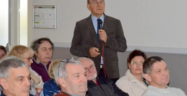 photo  claude davy, maire de notre-dame-du-pé, lors de la présentation de ses vœux en janvier dernier.  &copy;  le maine libre 