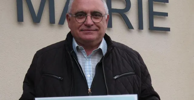 photo  joël juillet, adjoint chargé de la commission environnement, cadre de vie à la mairie d’aigné.  &copy;  le maine libre 